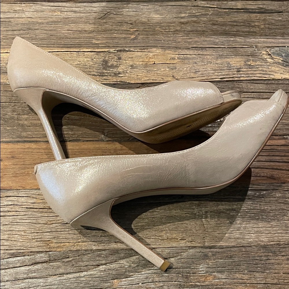 Elegant and Chic Cream Leather Peep-Toe Stilettos with shimmer - great shape!